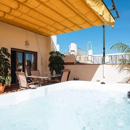 Апартаменты Amazing Penthouse In Triana With Jacuzzi Centro